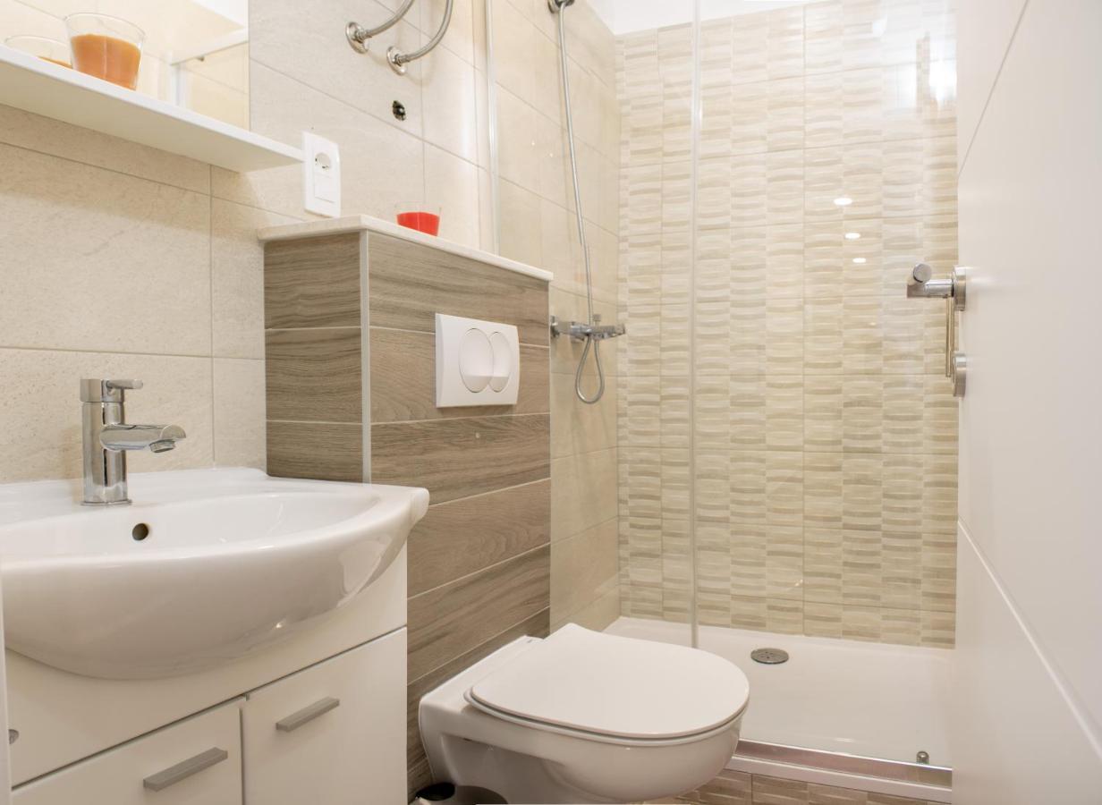 Julia's Beautiful For 6 With Parking Appartement *