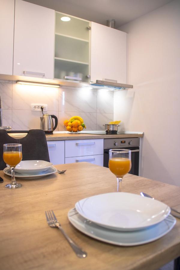 Appartement Julia's Beautiful For 6 With Parking Split