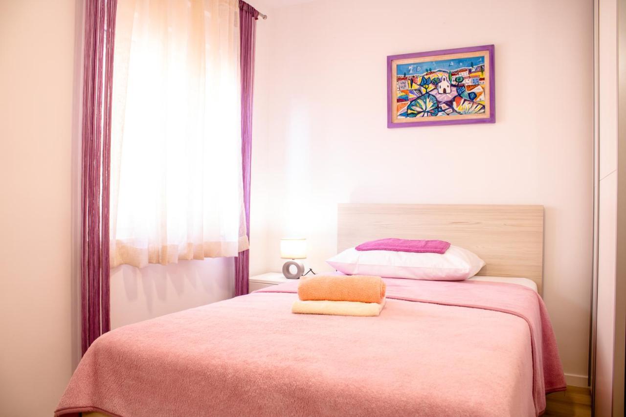 Julia's Beautiful For 6 With Parking Appartement Split
