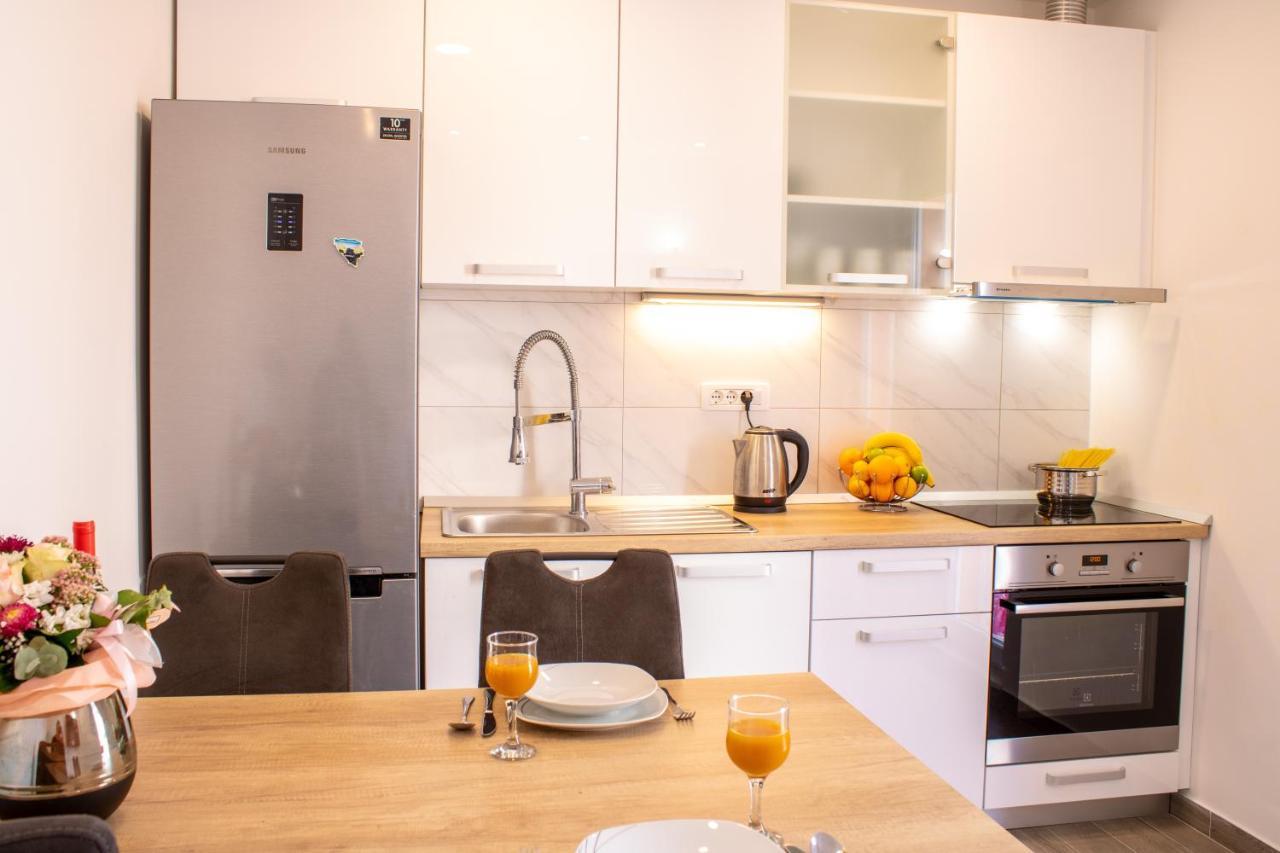 Julia's Beautiful For 6 With Parking Appartement